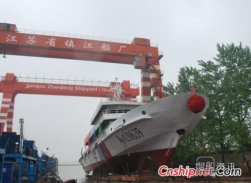 江苏省镇江船厂第二艘海巡船顺利下水