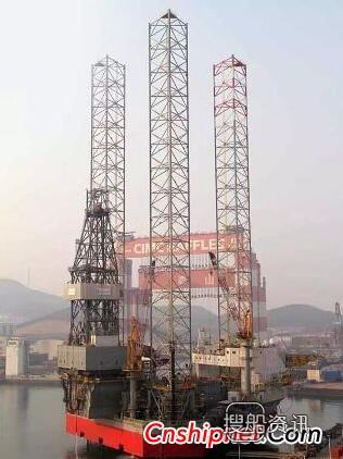 中集来福士400英尺JU2000E型自升式钻井平台命名交付