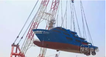 广东旭日海运64.8米平台交通船成功下水