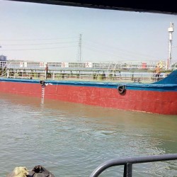 出售1000吨成品油船 出售520吨成品油船