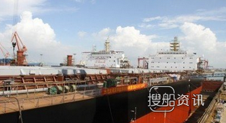 新韩通3艘64000吨散货船同日出坞