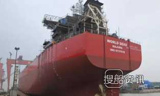 扬子江船业1艘82000吨散货船上船台