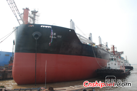 泰州口岸38000吨散货船TK1012下水