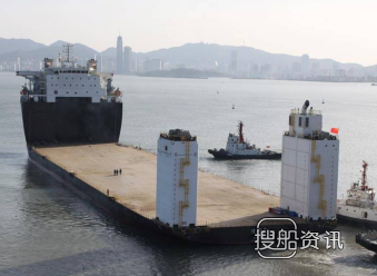 中集来福士5万吨半潜运输船试航