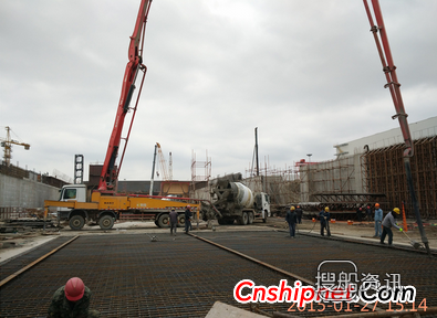 江苏海宏海新船坞底板施工完成