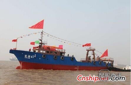 东红船业为“连润43、47”下水