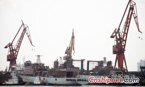 中国同时建造2艘大型远洋补给舰