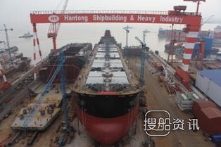 江苏韩通船舶重工64000吨散货轮HT64-171下水