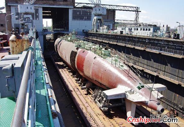 Admiralty造船厂2艘基洛级潜艇出海试验
