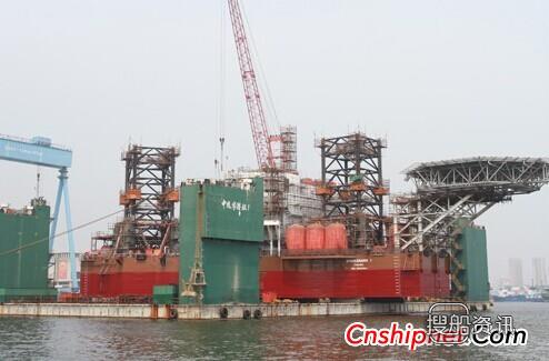 大连中远首制116E型自升式钻井平台下水