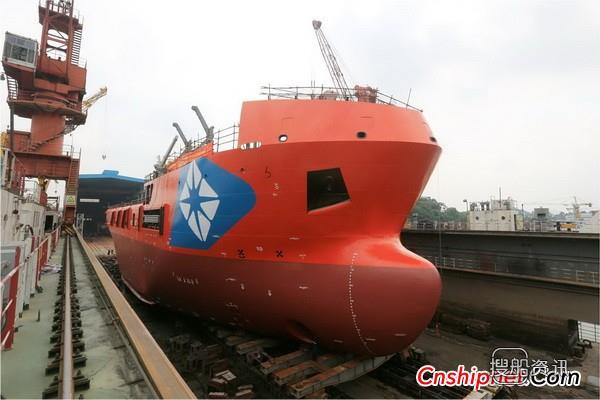 新加坡86米平台供应船2号下水