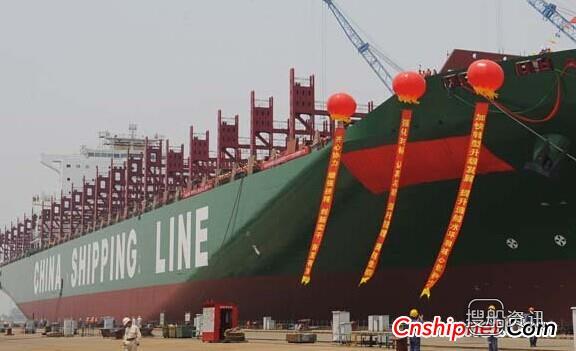 中海工业1艘10000TEU集装箱船下水