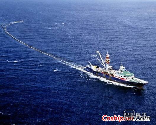 京鲁船业2艘1200吨金枪鱼围网船下水