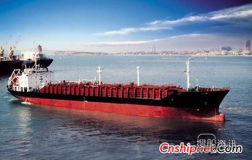 江北船厂首建7500吨沥青船上船台