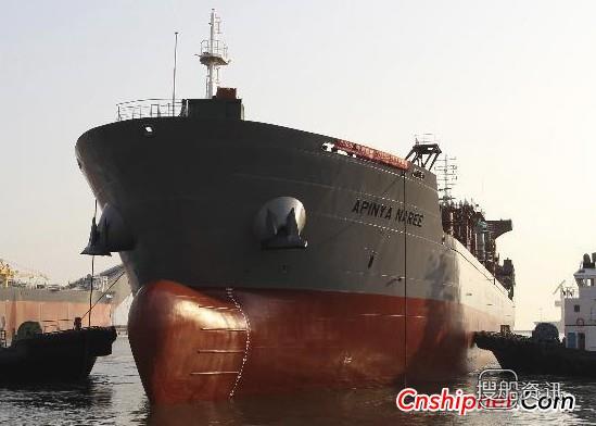 山船重工2万吨水泥自卸船下水