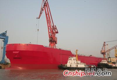 南通中远船务“顺峰1号”铺管船拖带接载下水