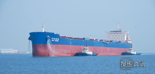 北船重工首制8.2万吨散货船交付