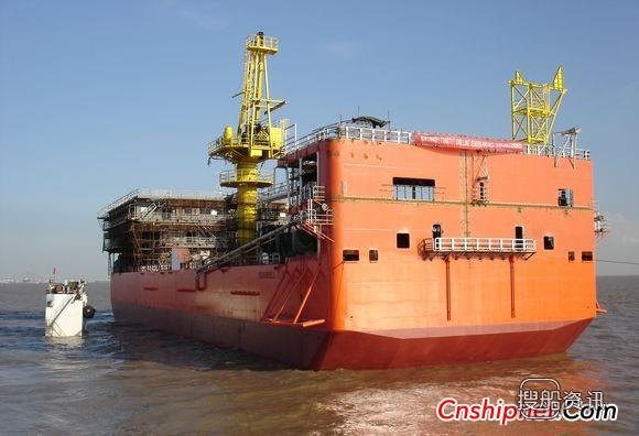 南通中远船务“腾达17”钻井辅助船下水