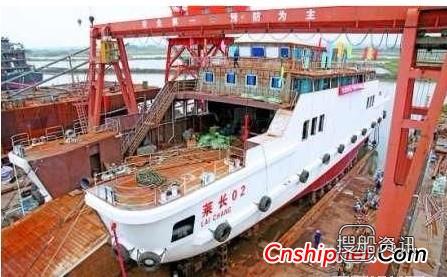 汕头市造船厂1艘客滚船下水