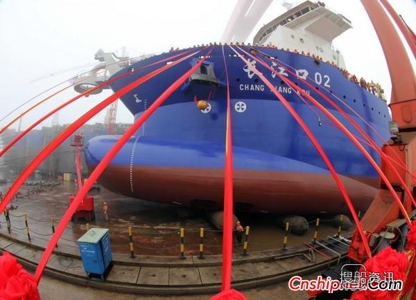道达重工12000 m3耙吸式挖泥船命名下水
