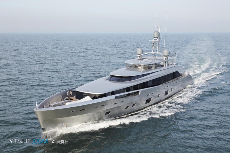 彩色透明玻璃 Feadship Como：玻璃材质的酷炫新作