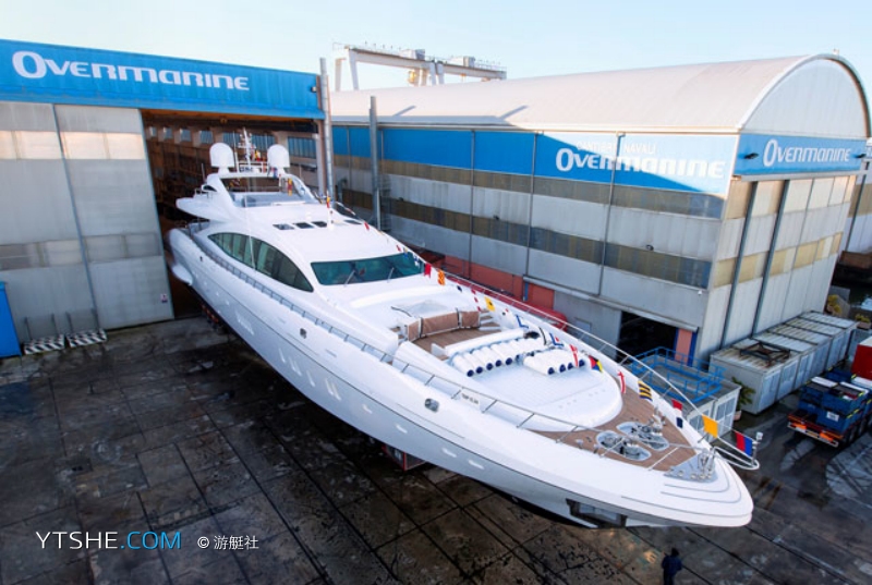 马桶堵了但还缓慢下水 Mangusta 165第八艘下水