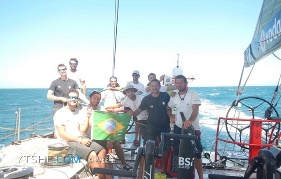 刷新新纪录 玛莎拉蒂号刷新Cape2Rio帆船赛新纪录