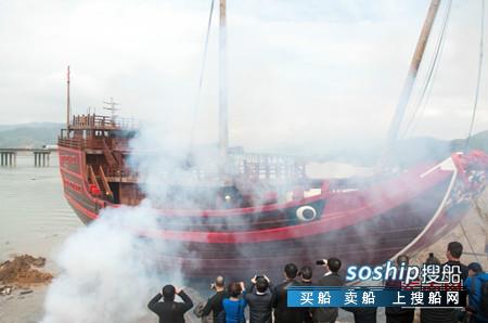 世界最大仿古福船“福宁号”在宁德顺利下水