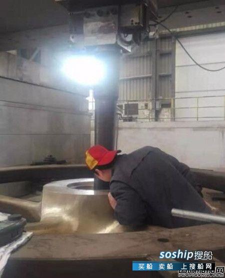 武汉重工成功完成大型整距螺旋桨键槽加工