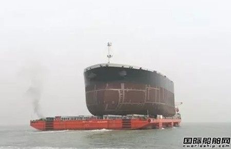 宁波三星重工建造国内最大船舶分段单体出运