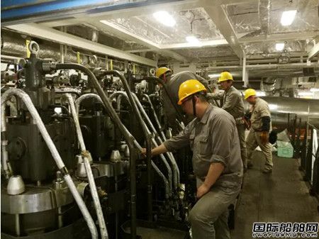 沪东中华两型船实现主机动车