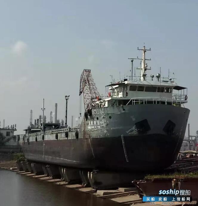 青山船厂承修的长航集运8303轮下水