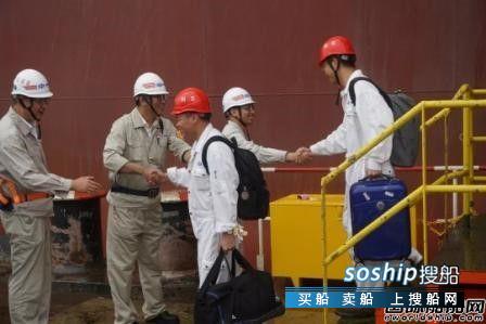 外高桥造船首艘带脱硫系统18万吨散货船试航凯旋