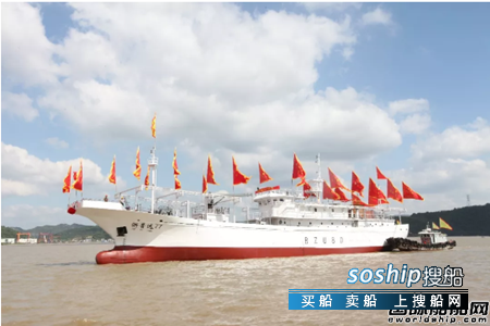东红船业68m远洋鱿鱼钓船顺利下水