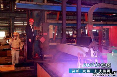 扬州中远海运重工一艘11.4万吨油船首制船开工