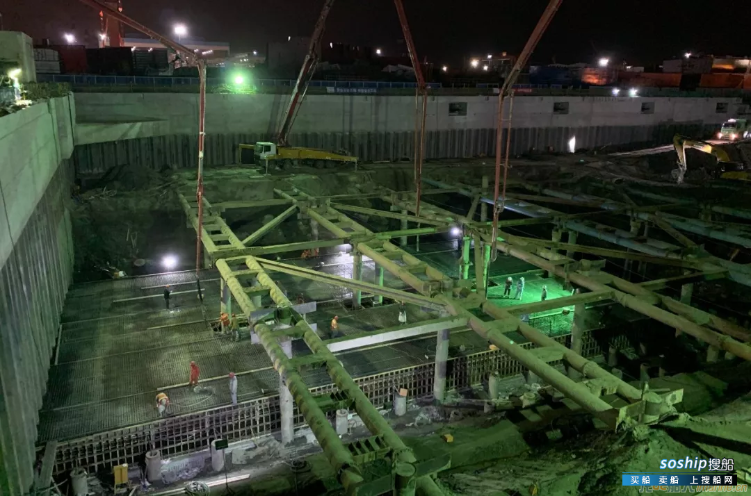 外高桥造船大型邮轮总装建造总体规划二号船坞改造项目首块坞底板浇筑工作顺利完成