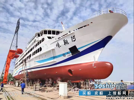 武汉理工船舶设计研发820客位豪华旅游客轮下水