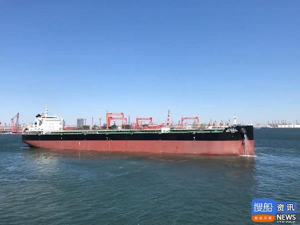 新港重工8.2万吨散货船5号船出海试航