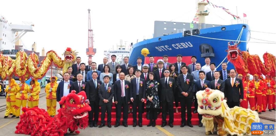 扬子江造船首制2400TEU集装箱新造船“海丰宿雾”轮