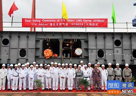 沪东中华PU LNG首制LNG船进坞