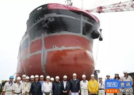 舟山中远船务1艘64000吨散货船下水