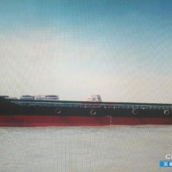 出售150TEU港澳线集装箱船