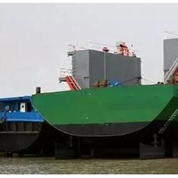 出售4000吨224TEU内河多用途船
