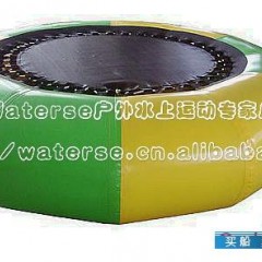 水上蹦床图1