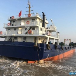 售2016年江苏造实载2700吨甲板驳