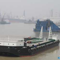 2013年造54米外贸甲板驳船