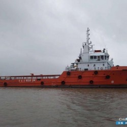 出售2010年武汉造4800马力三用拖船