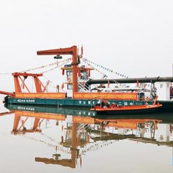 最新款内河绞吸式挖泥船流量4000立方排距2000米