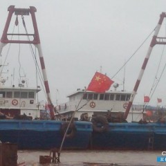 低价出售无证起锚艇图1