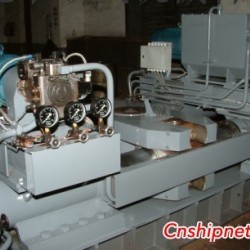 摆缸式液压舵机